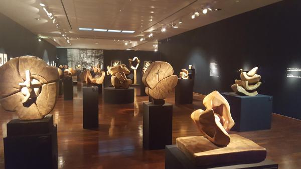 ZIGOR artistaren lana euskaraz deskubritu nahi?