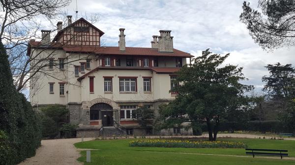 Euskara zerbitzua Natacha egoitzan