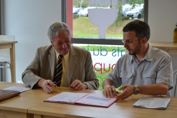 EEPk 150 enpresa lagunduko ditu beren afixaketa euskarara itzultzen